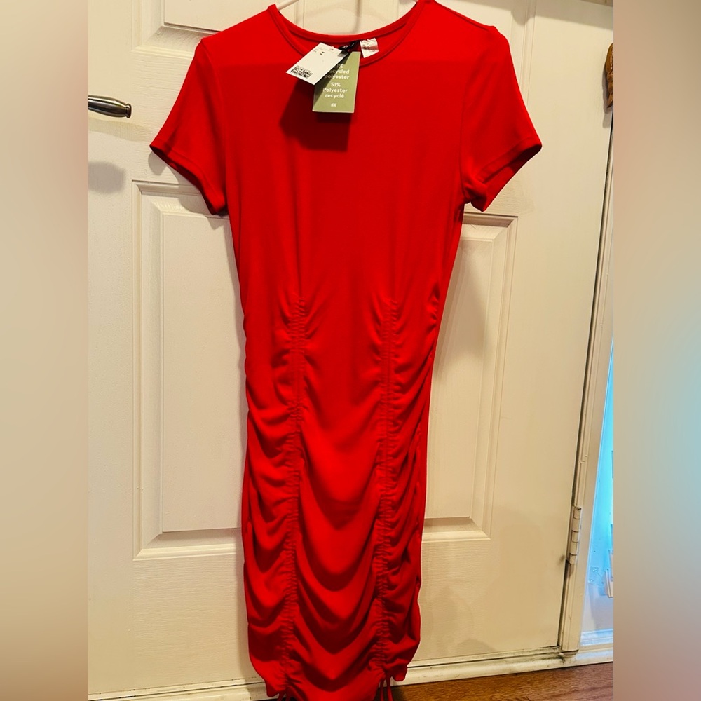 NWT H&M SEXY RED DRESS SIZE MEDIUM